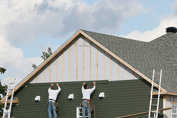 Professional Siding Replacement technician working in Maplewood, OH